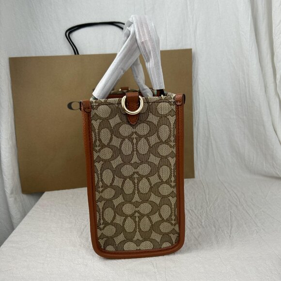 NWT Coach C5793 Dempsey Tote 40 In Signature Jacquard With Stripe And Patch - Picture 9 of 14